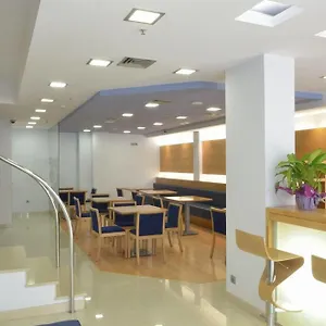 https://hotel-del-port-san-carlos-de-la-rapita.catalonia-hotels.com